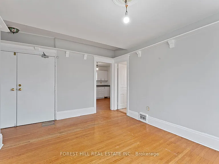 36 Arnold Cres #UPPER — Photo 12