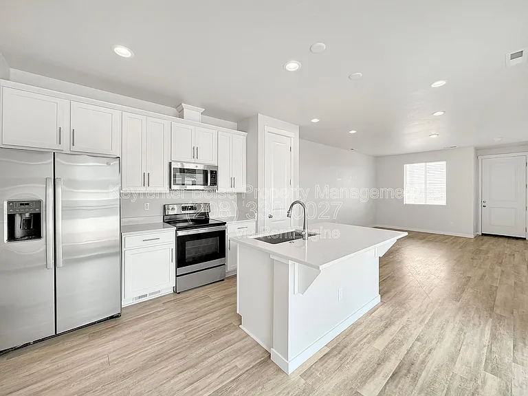 12761 W Norterra Ln — Photo 2