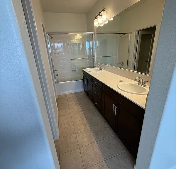 3009 E Pacific Coast Hwy — Photo 27