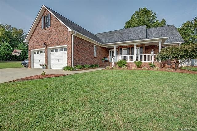 1st image of 2411 Glenridge Dr
