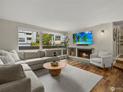 2500 W Manor Place #215, Seattle, WA, 98199