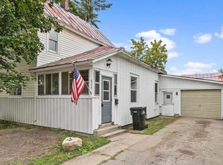 625 Tupper Lake St, Lake Odessa, MI
