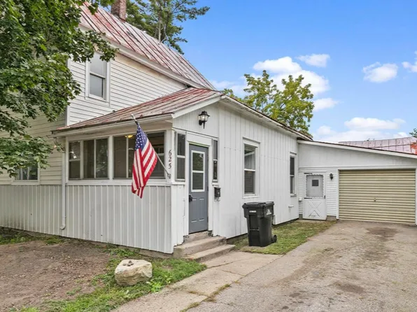 625 Tupper Lake St, Lake Odessa, MI 48849