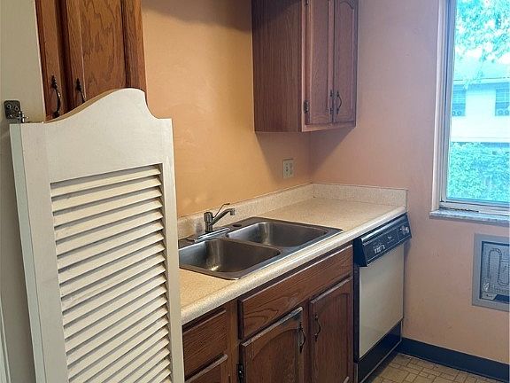 4th image of 5365 Dunmore Dr