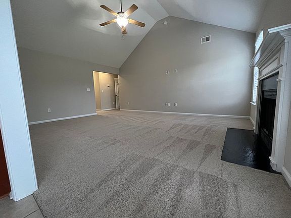 3rd image of 1951 Staffwood Dr