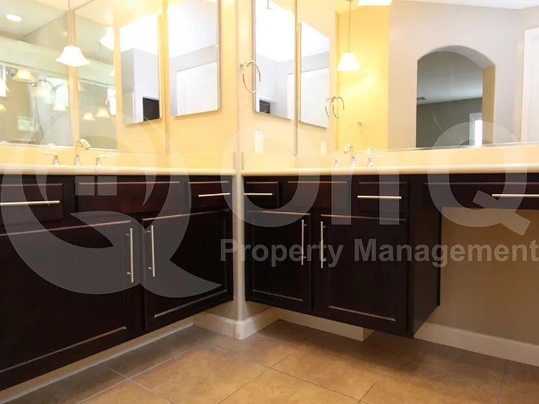7562 W Tierra Buena Ln — Photo 16