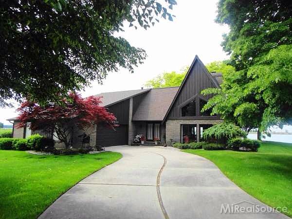 1st image of 7333 Parklane Dr