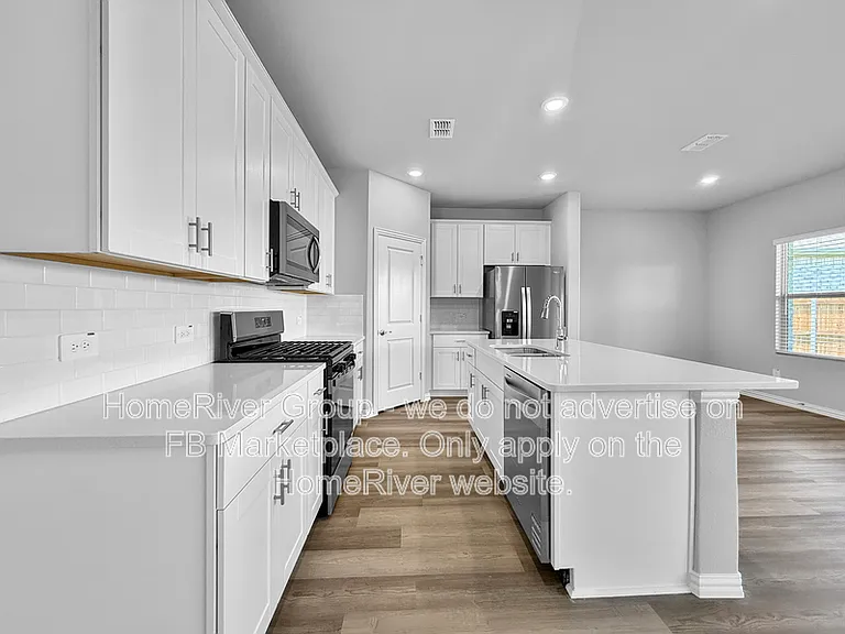 414 Bertney Dr — Photo 10