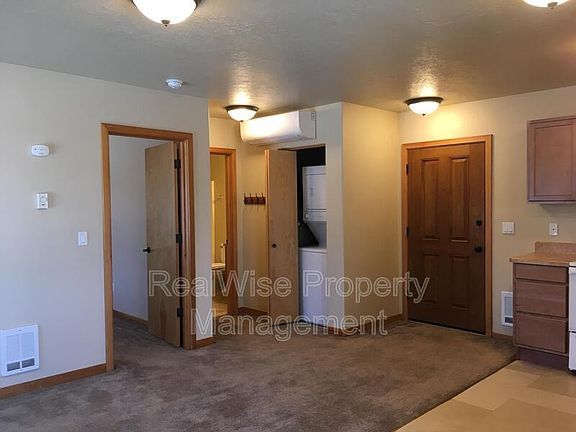 4th image of 502 SW Evergreen Ave Unit 208