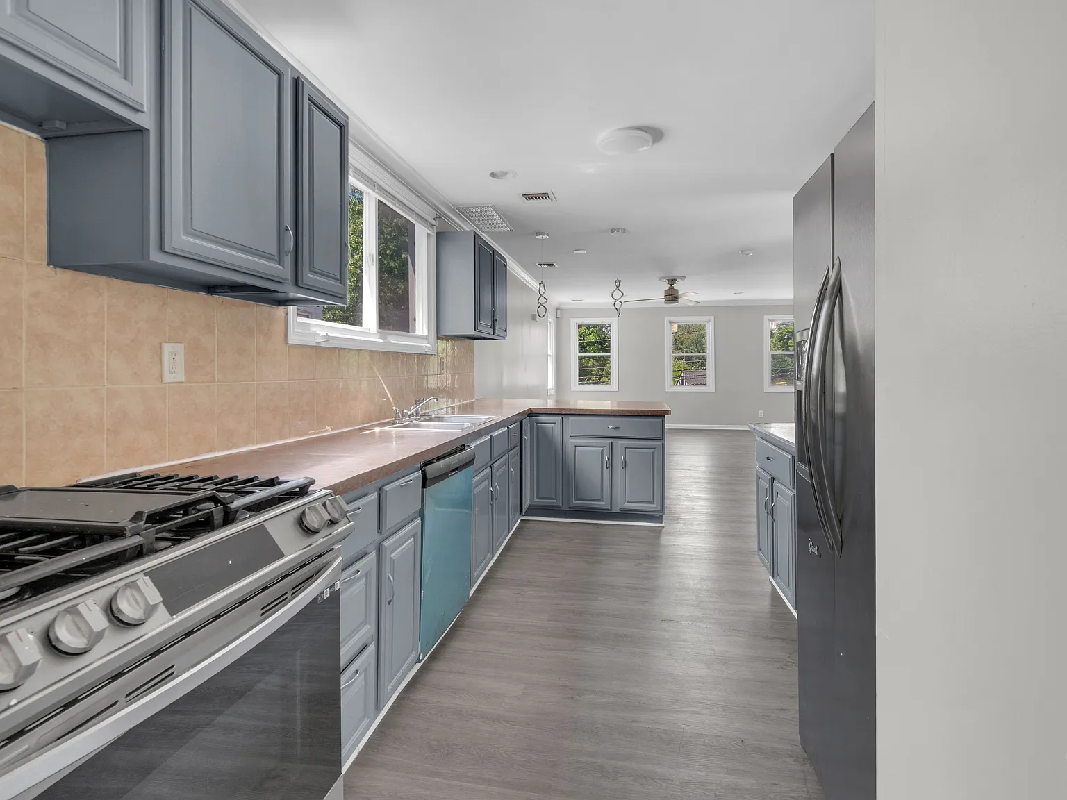 3 bed, $2,650 — Photo 2