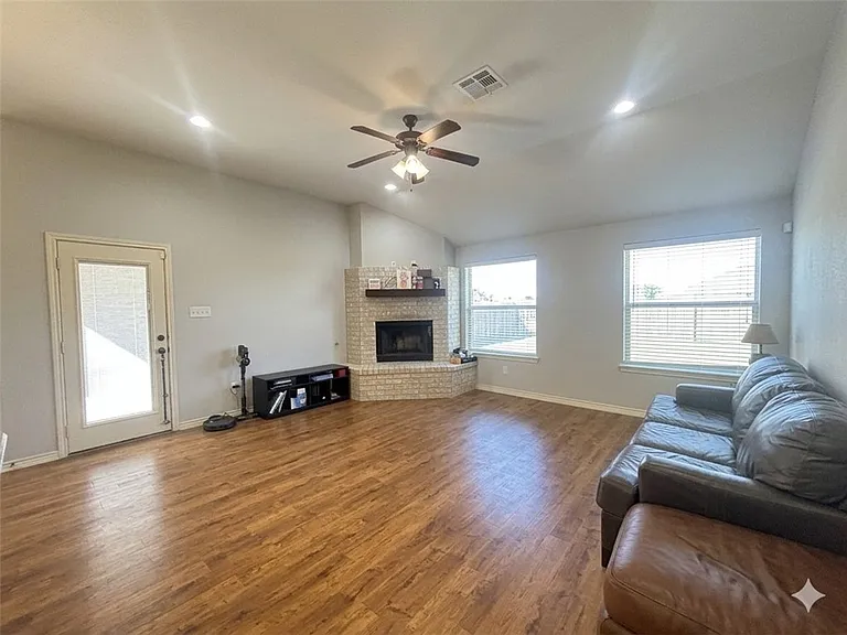 4206 Carnes Ct S — Photo 5