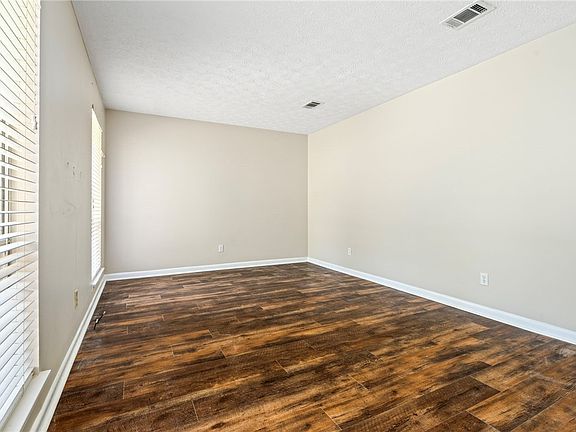 4th image of 1115 Drew Ln