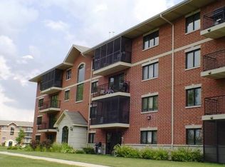 6870 W Winding Trl UNIT 201, Oak Forest, IL