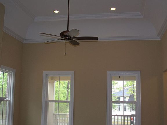 Grand Living Area Ceiling