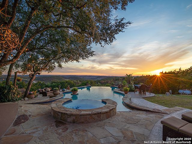 305 Deep Hollow Dr, Boerne, TX 78006 | Zillow