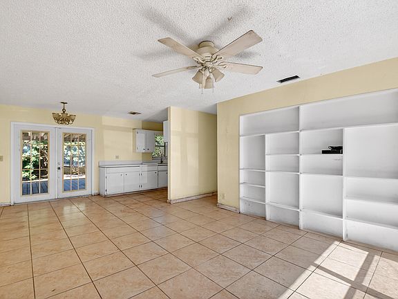 5th image of 2013 Longwood Road