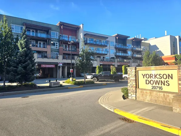 A612 Willoughby Town Centre Dr #20716, Langley, BC V2Y 0L7