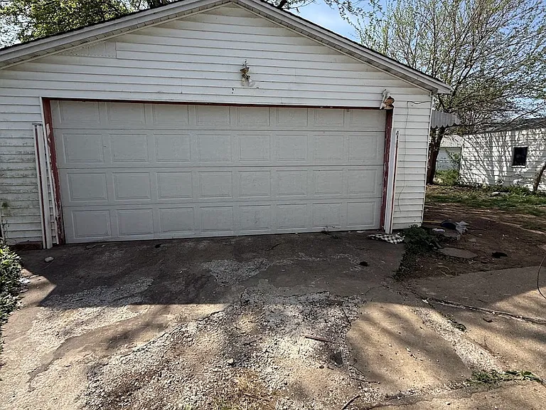 1455 E Whitmer St — Photo 3