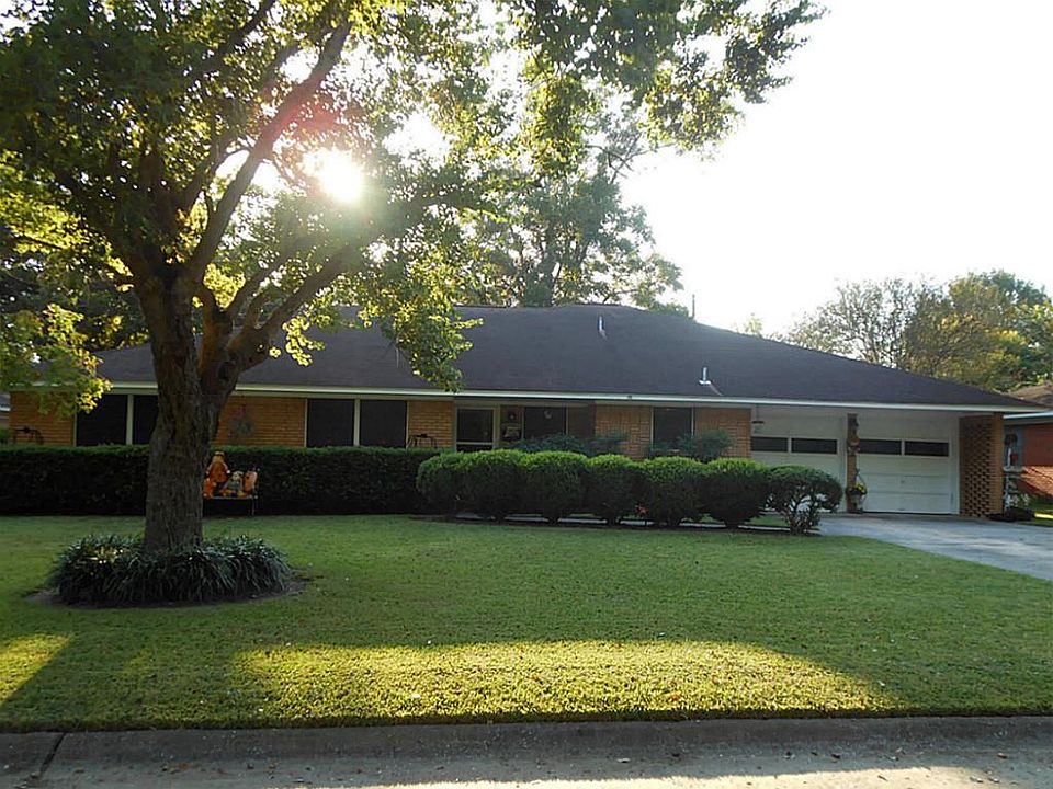 1st image of 1604 Gillette St