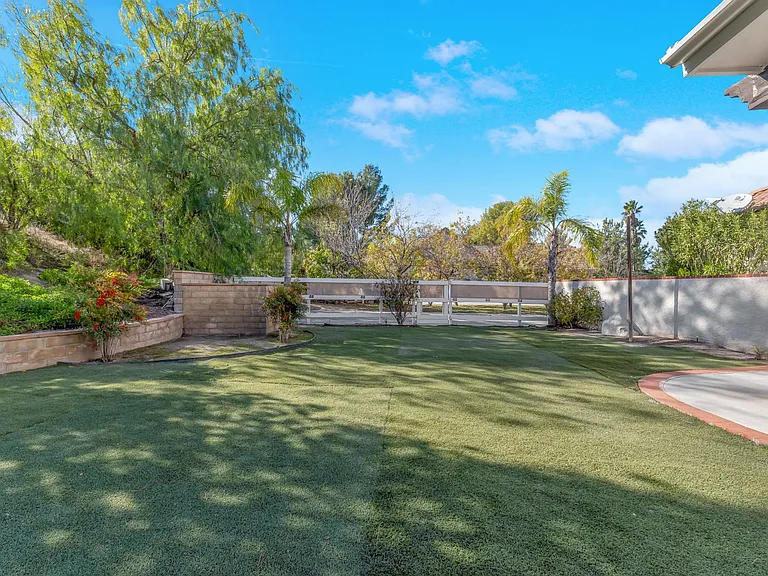 26940 Whitehorse Pl — Photo 47