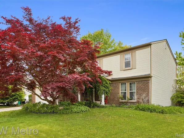 35088 Bunker Hill Dr, Farmington Hills, MI 48331