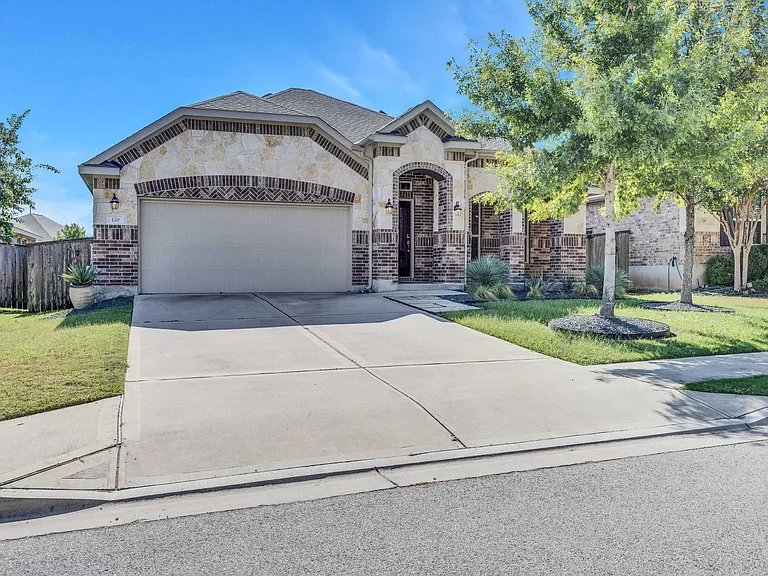 120 Lily Turf Cv — Photo 31