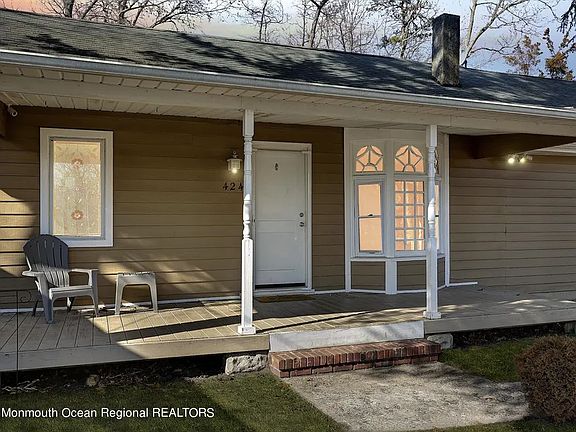 2nd image of 424 Seaman Ave