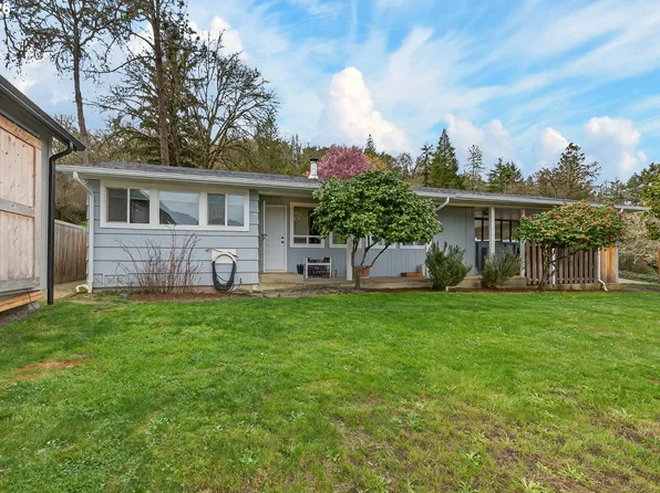 2153 SE Ohio Ave, Roseburg, OR 97470