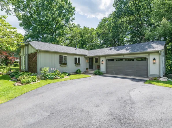 230 Golfview Dr, Plainwell, MI 49080