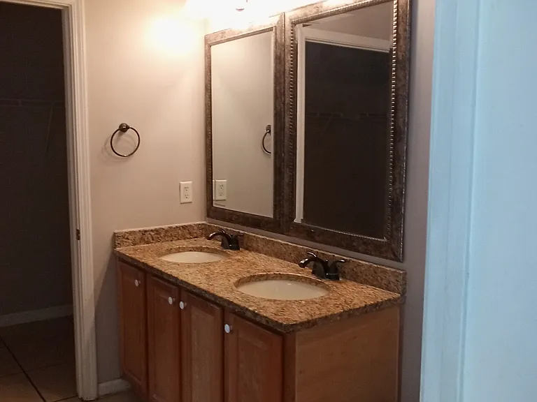 403 Saint Dunstans Ct — Photo 32