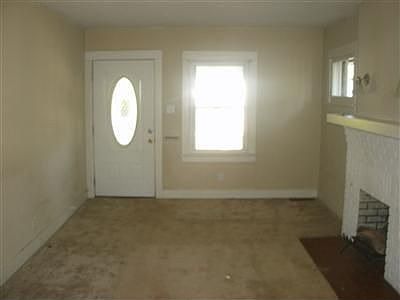 3rd image of 130 Marlboro Pl
