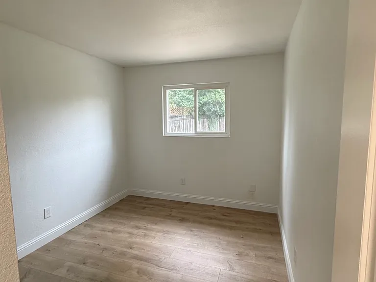 2621 Shad Ct — Photo 13