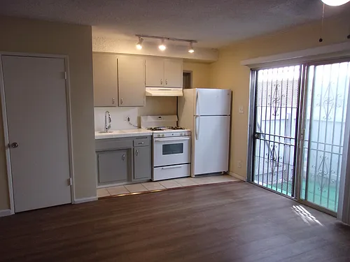 13819 Sherman Way #5 Photo 1