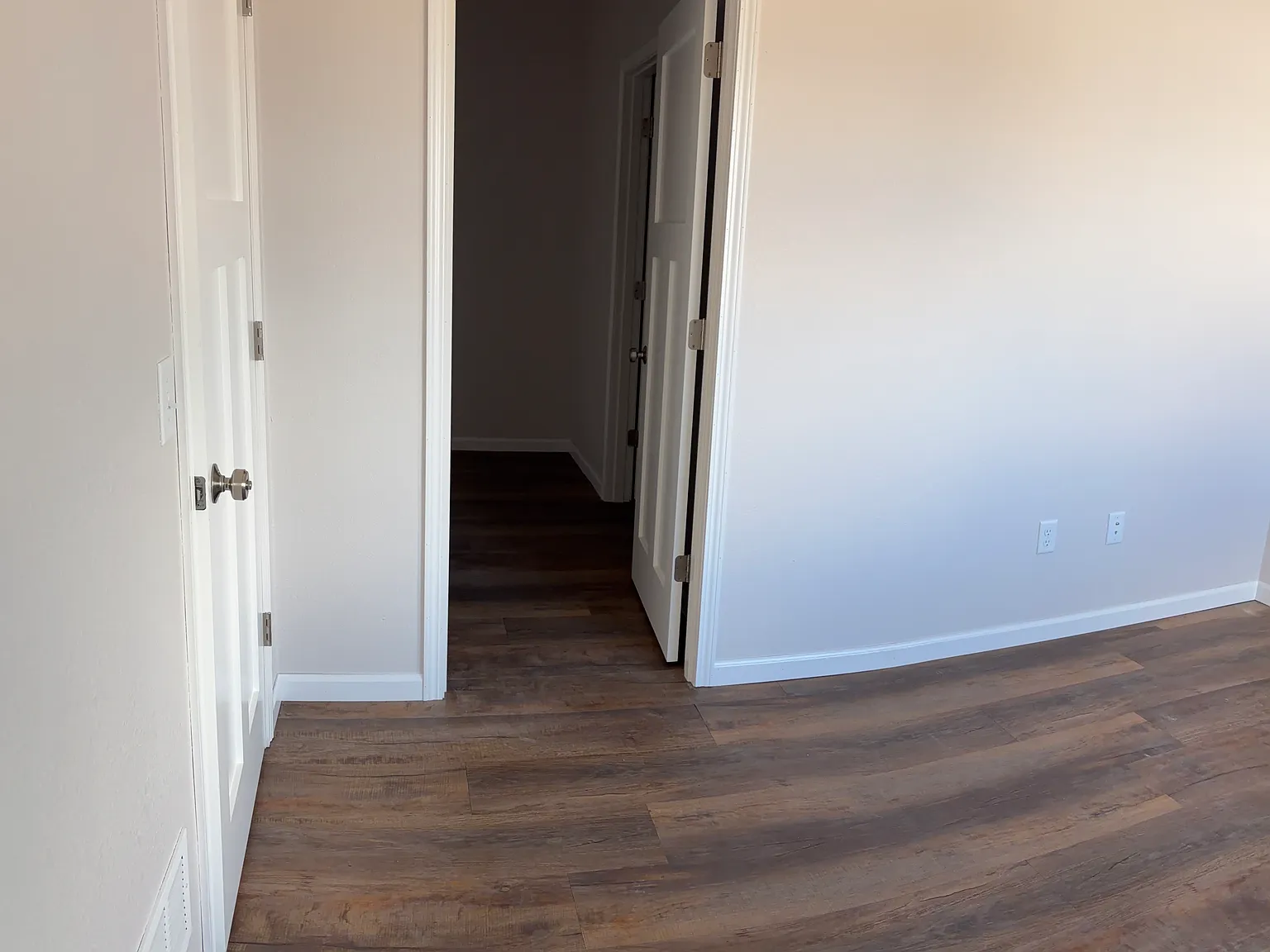 3 bed, 2.5 bath, 1650 sqft, $2,100 — Photo 2