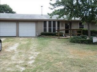 4913 Winnett Rd, Burleson, TX 76028