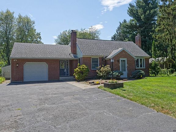 3rd image of 26 Albert Dr