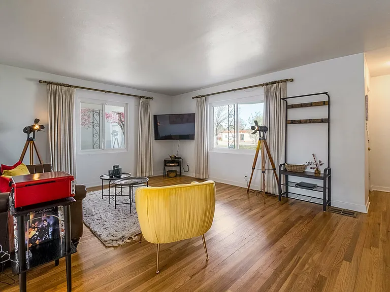 720 Carlisle Blvd SE — Photo 9