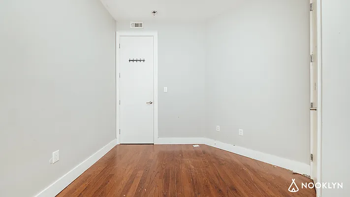 Rented by Nooklyn NYC LLC | media 9