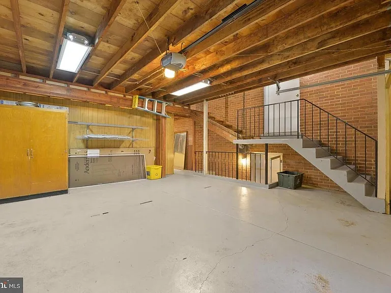 1747 Great Falls St — Photo 15