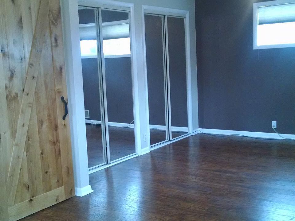 Master Bedroom - Barn door Entrance - Closets -