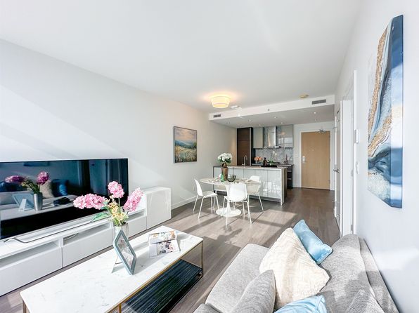 4670 Assembly Way #3205, Burnaby, BC V5H 0H3