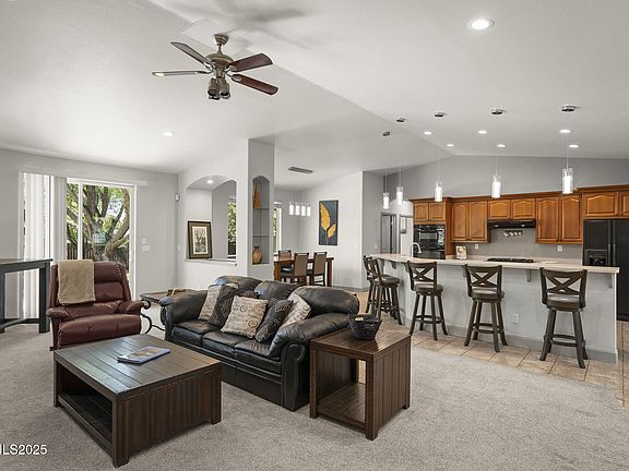 5th image of 289 Saintsbury Ct