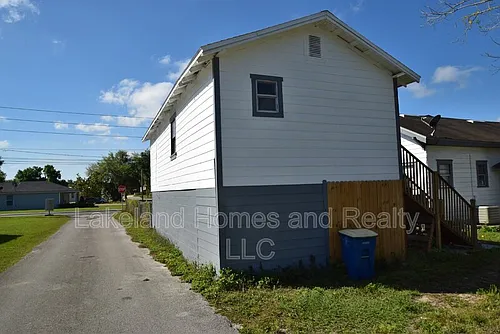 1060 1/2 E Wabash St Photo 1