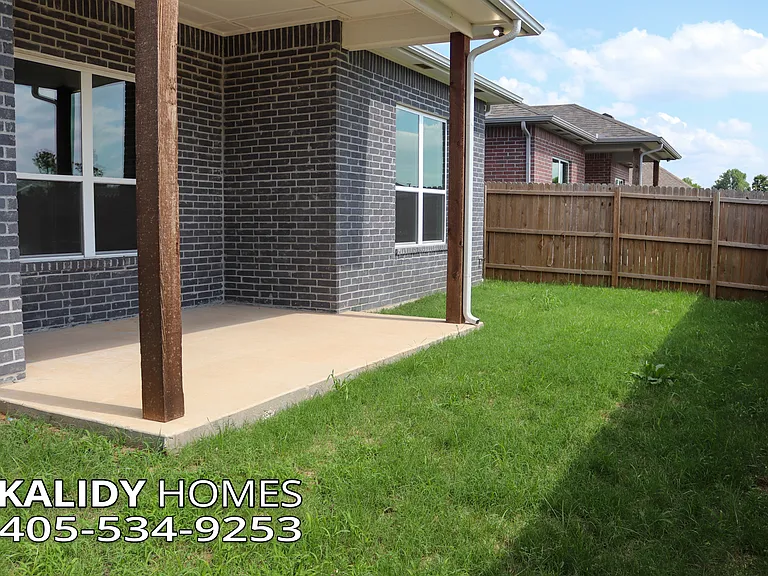 517 Remington Ave — Photo 20