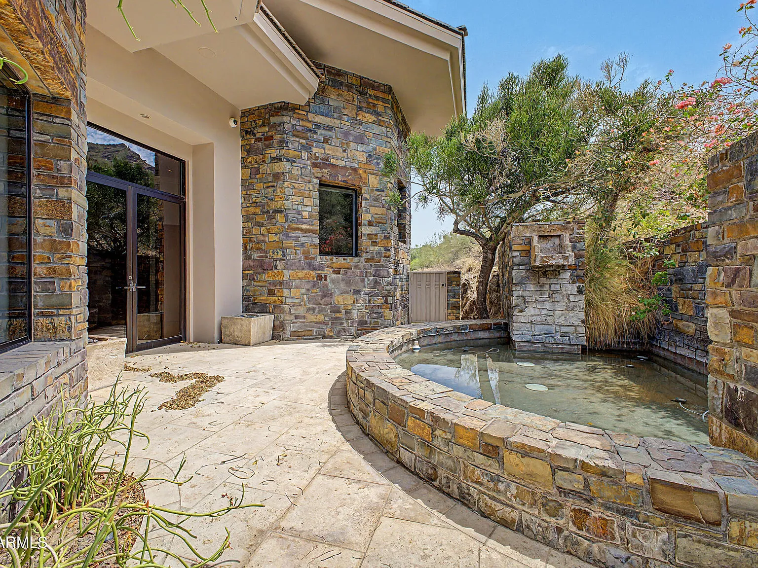 6 bed, 9.0 bath, 8200 sqft, $19,500 — Photo 3