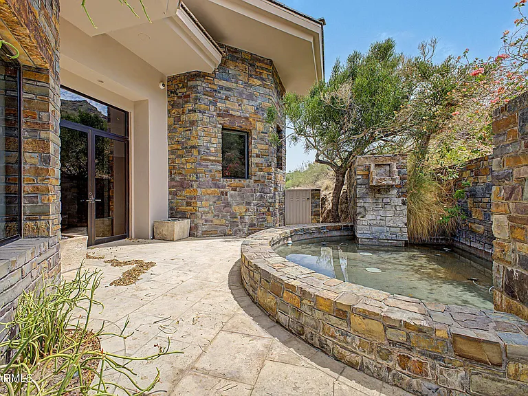 7451 N Las Brisas Ln — Photo 3