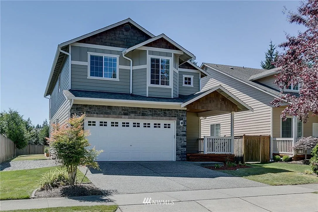 4 bed, 2299 sqft, $3,500 — Photo 2