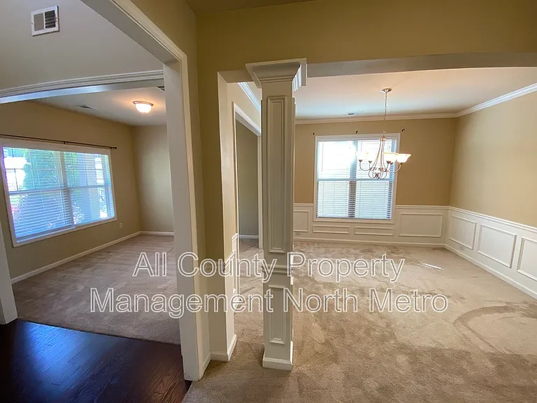 5060 Glencliff Dr — Photo 6