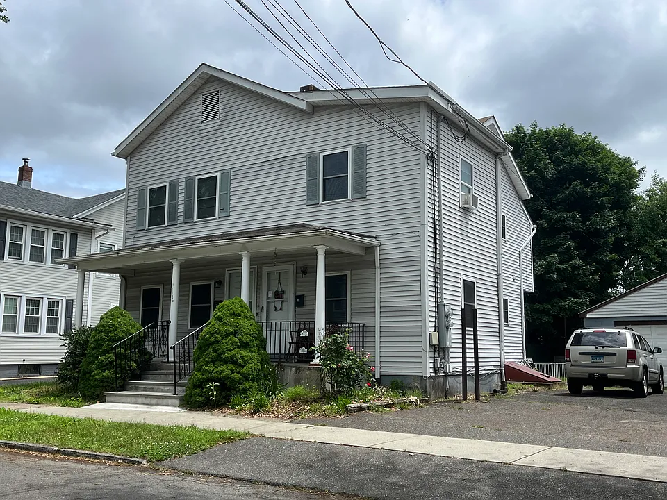 77 Meadow St #2