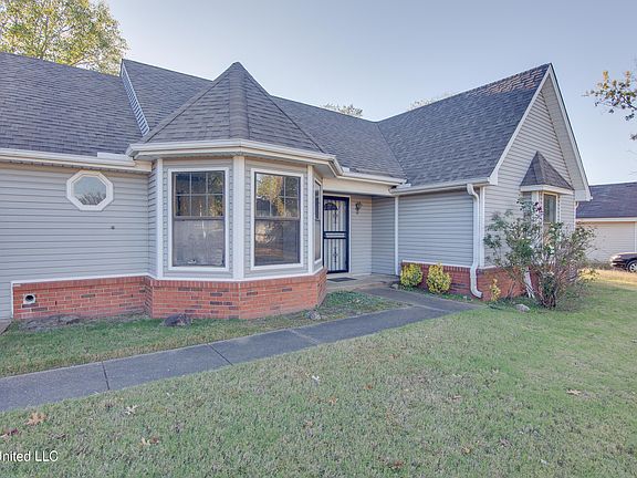 2nd image of 729 White Ash Dr